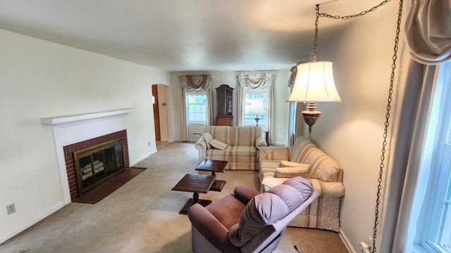 139 Beverly Boulevard, Hobart, IN 46342