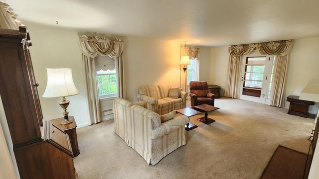 139 Beverly Boulevard, Hobart, IN 46342