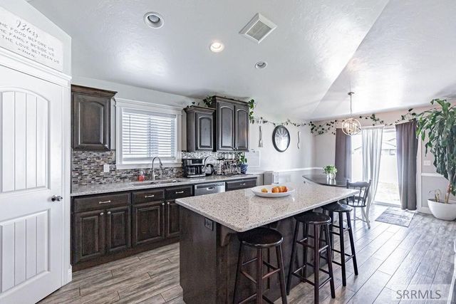 1557 N Quinn Creek Road, Idaho Falls, ID 83401