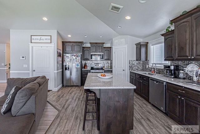 1557 N Quinn Creek Road, Idaho Falls, ID 83401