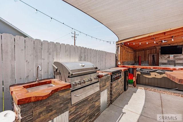 1557 N Quinn Creek Road, Idaho Falls, ID 83401