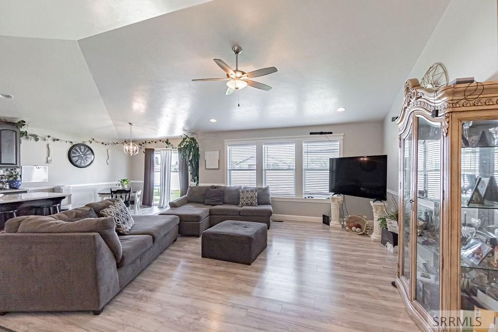 Image 11 of property listing at 1557 N Quinn Creek Road, Idaho Falls, ID 83401