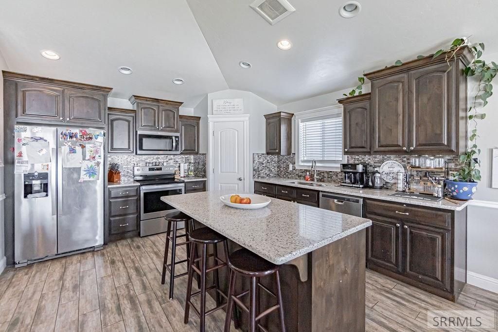 Image 15 of property listing at 1557 N Quinn Creek Road, Idaho Falls, ID 83401