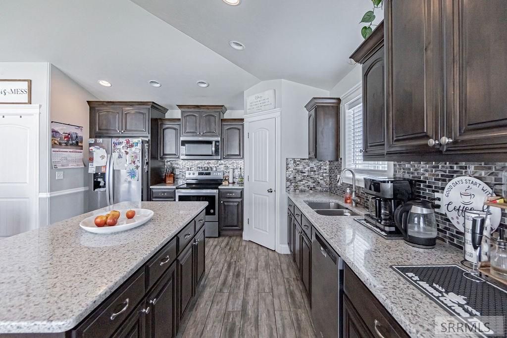 Image 19 of property listing at 1557 N Quinn Creek Road, Idaho Falls, ID 83401