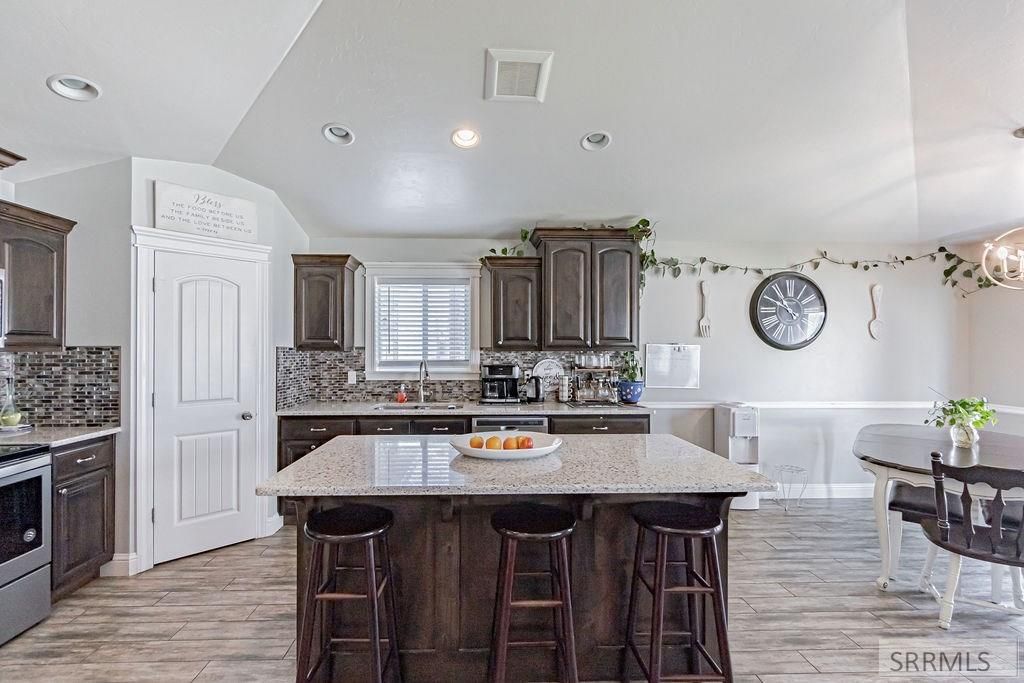 Image 21 of property listing at 1557 N Quinn Creek Road, Idaho Falls, ID 83401