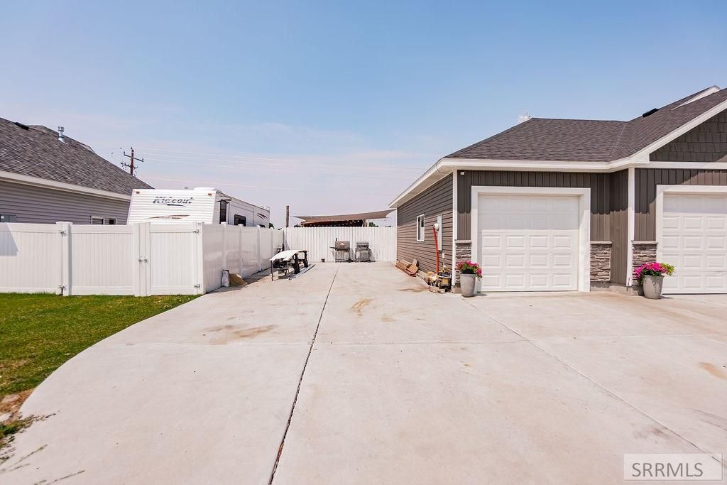Image 7 of property listing at 1557 N Quinn Creek Road, Idaho Falls, ID 83401
