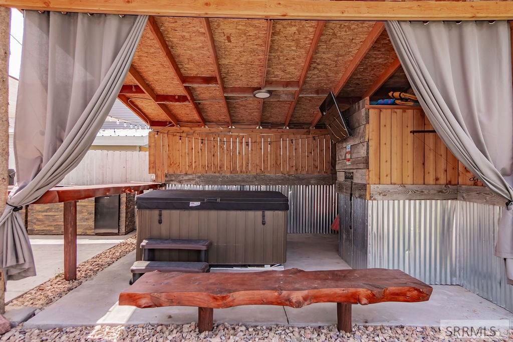 Image 74 of property listing at 1557 N Quinn Creek Road, Idaho Falls, ID 83401