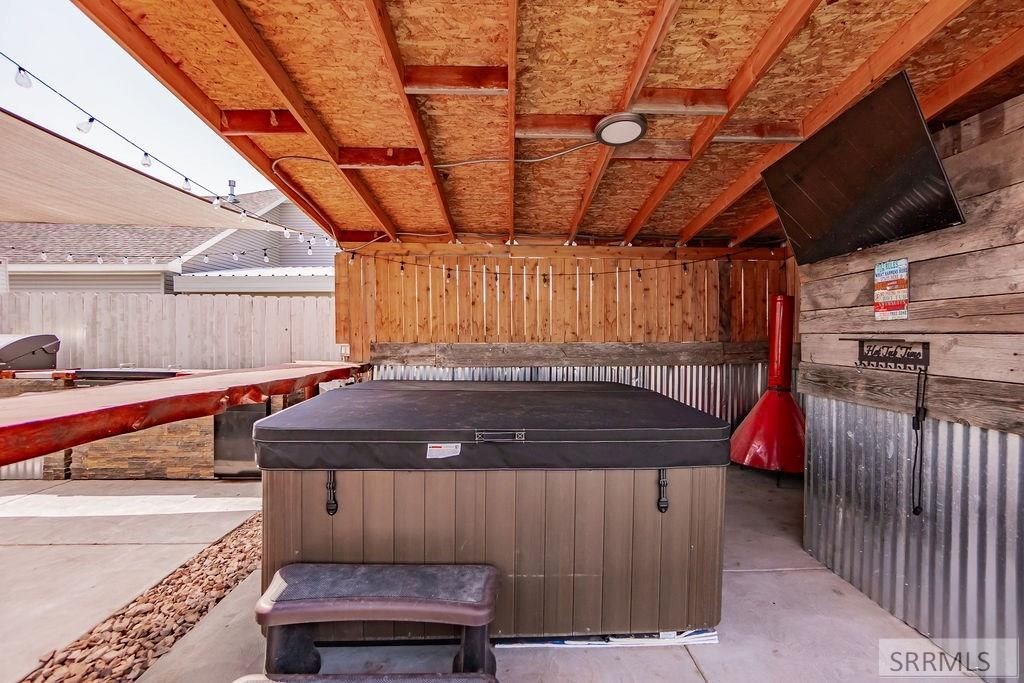 Image 75 of property listing at 1557 N Quinn Creek Road, Idaho Falls, ID 83401