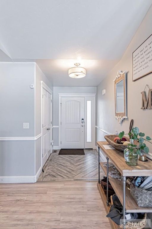 Image 9 of property listing at 1557 N Quinn Creek Road, Idaho Falls, ID 83401