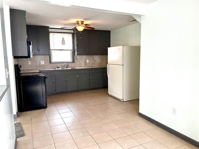 1021 N Poplar Street, Ottawa, KS 66067