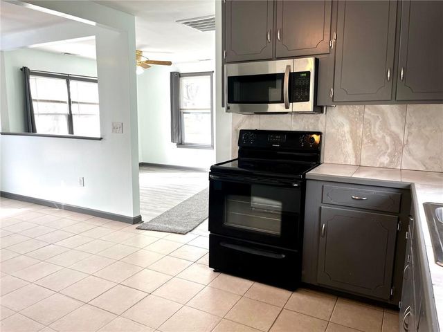 1021 N Poplar Street, Ottawa, KS 66067