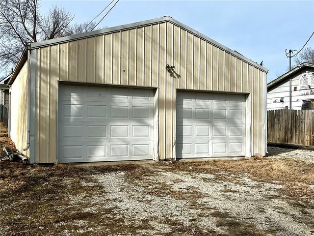 1021 N Poplar Street, Ottawa, KS 66067