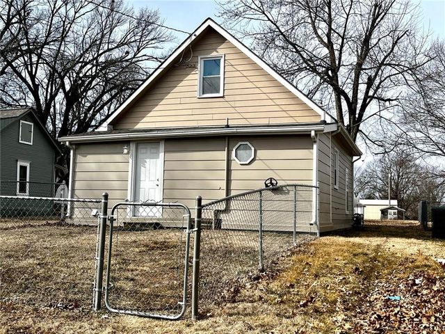 1021 N Poplar Street, Ottawa, KS 66067
