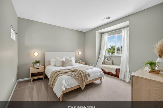 1114 E Oakmont Avenue, Fresno, CA 93730
