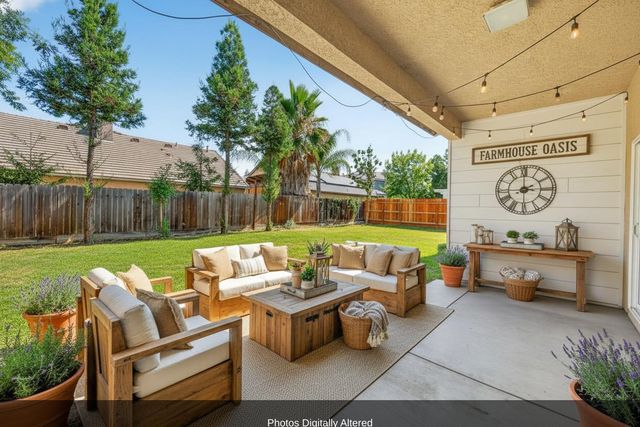 1114 E Oakmont Avenue, Fresno, CA 93730