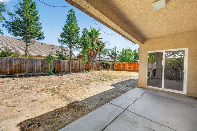 1114 E Oakmont Avenue, Fresno, CA 93730