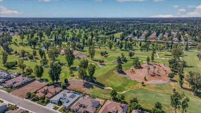 1114 E Oakmont Avenue, Fresno, CA 93730