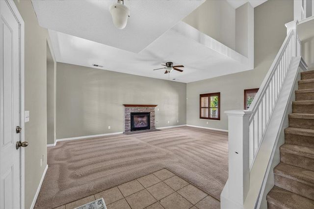 1114 E Oakmont Avenue, Fresno, CA 93730