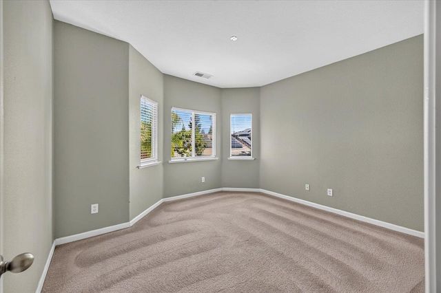 1114 E Oakmont Avenue, Fresno, CA 93730