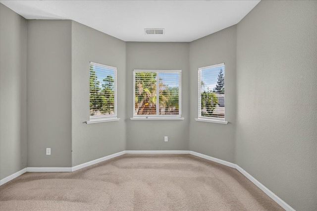 1114 E Oakmont Avenue, Fresno, CA 93730
