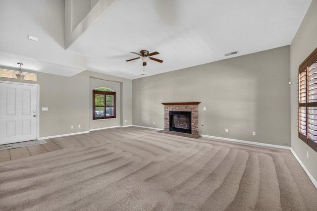 1114 E Oakmont Avenue, Fresno, CA 93730