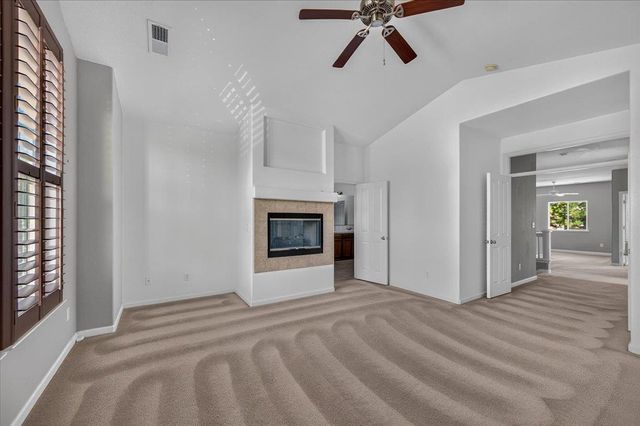 1114 E Oakmont Avenue, Fresno, CA 93730