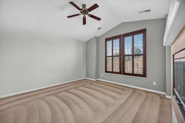 1114 E Oakmont Avenue, Fresno, CA 93730