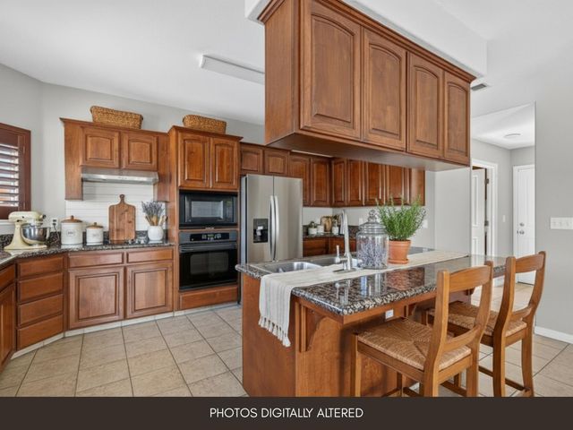 1114 E Oakmont Avenue, Fresno, CA 93730