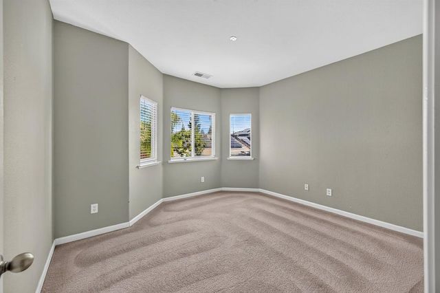 1114 E Oakmont Avenue, Fresno, CA 93730