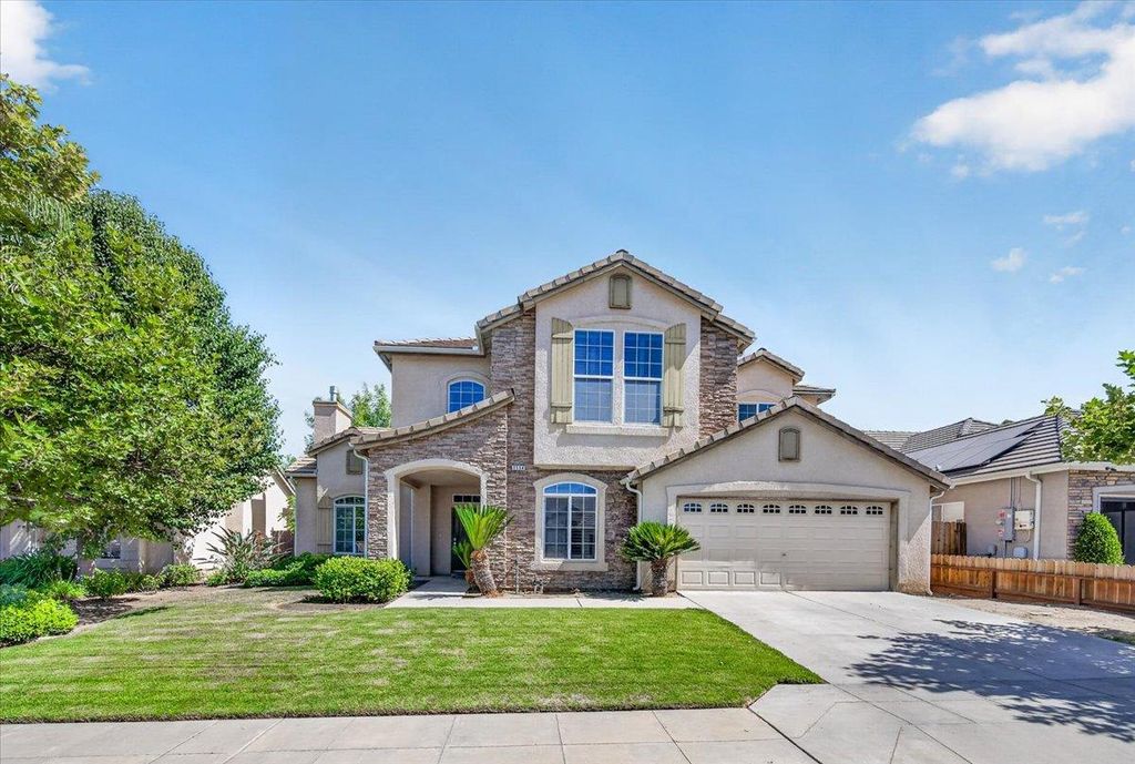 1114 E Oakmont Avenue, Fresno, CA 93730