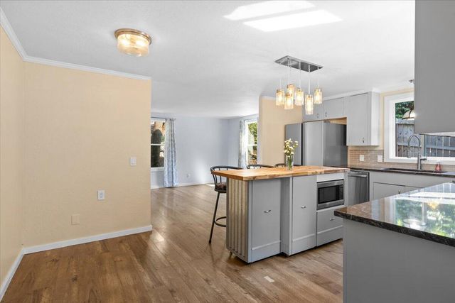 430 S 5th Street, Jacksonville, OR 97530