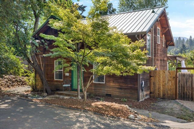 430 S 5th Street, Jacksonville, OR 97530