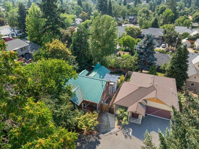 430 S 5th Street, Jacksonville, OR 97530