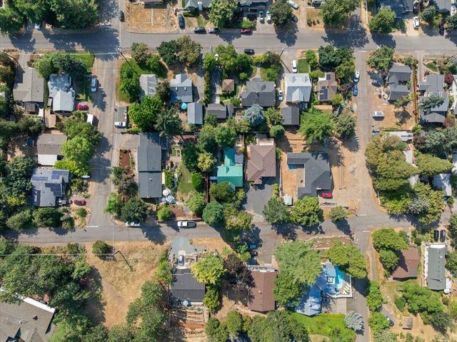 430 S 5th Street, Jacksonville, OR 97530