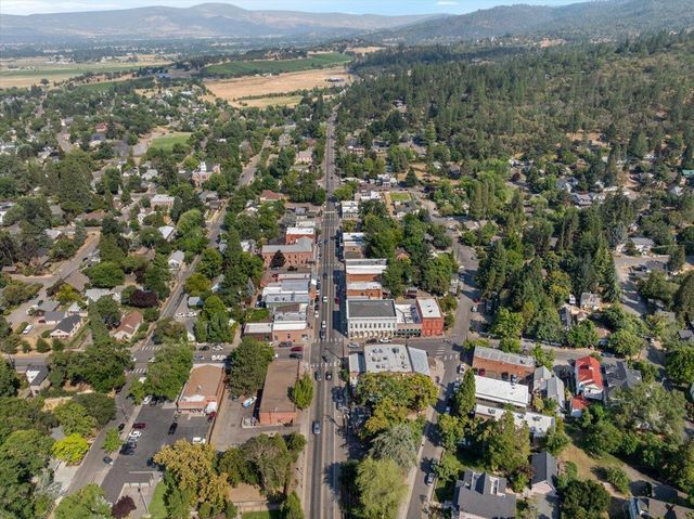 430 S 5th Street, Jacksonville, OR 97530