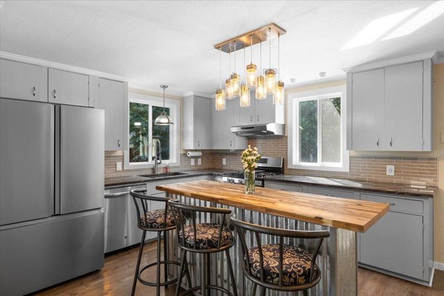 430 S 5th Street, Jacksonville, OR 97530