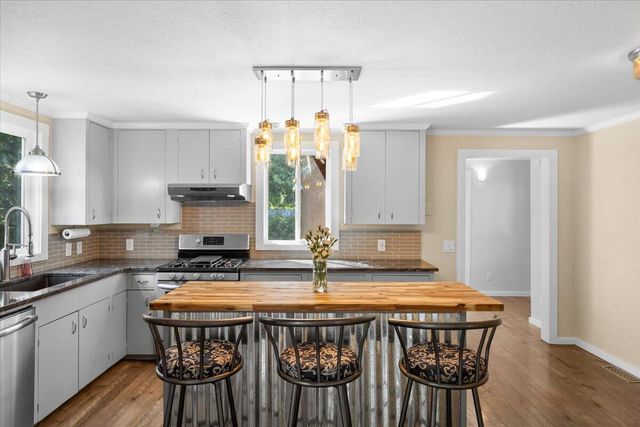 430 S 5th Street, Jacksonville, OR 97530