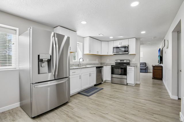 172 S 350 E, Farmington, UT 84025
