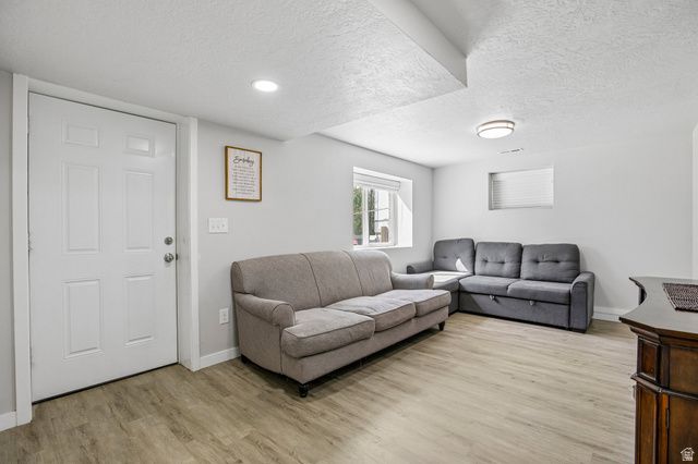 172 S 350 E, Farmington, UT 84025