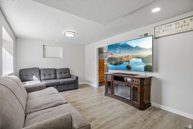 172 S 350 E, Farmington, UT 84025