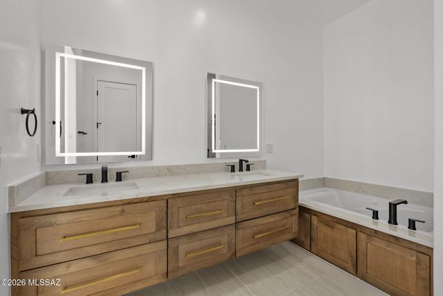 180 Via Agua Sarca, Rio Rico, AZ 85648