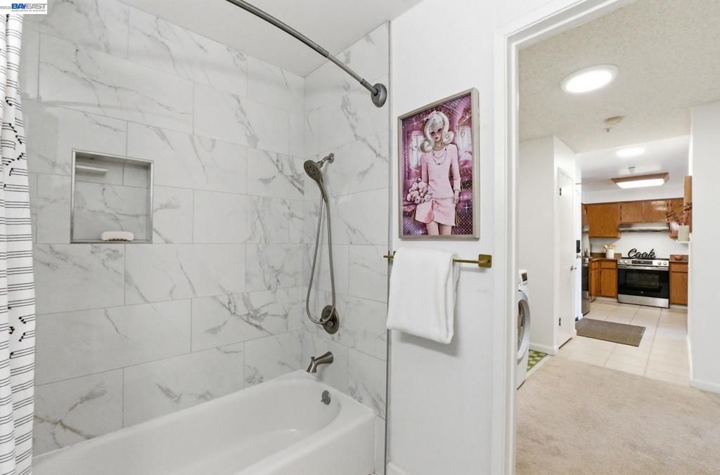 Image 12 of property listing at 39152 Guardino Dr 203, Fremont, CA 94538