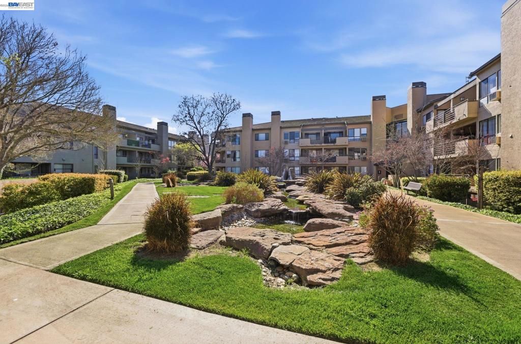 Image 24 of property listing at 39152 Guardino Dr 203, Fremont, CA 94538