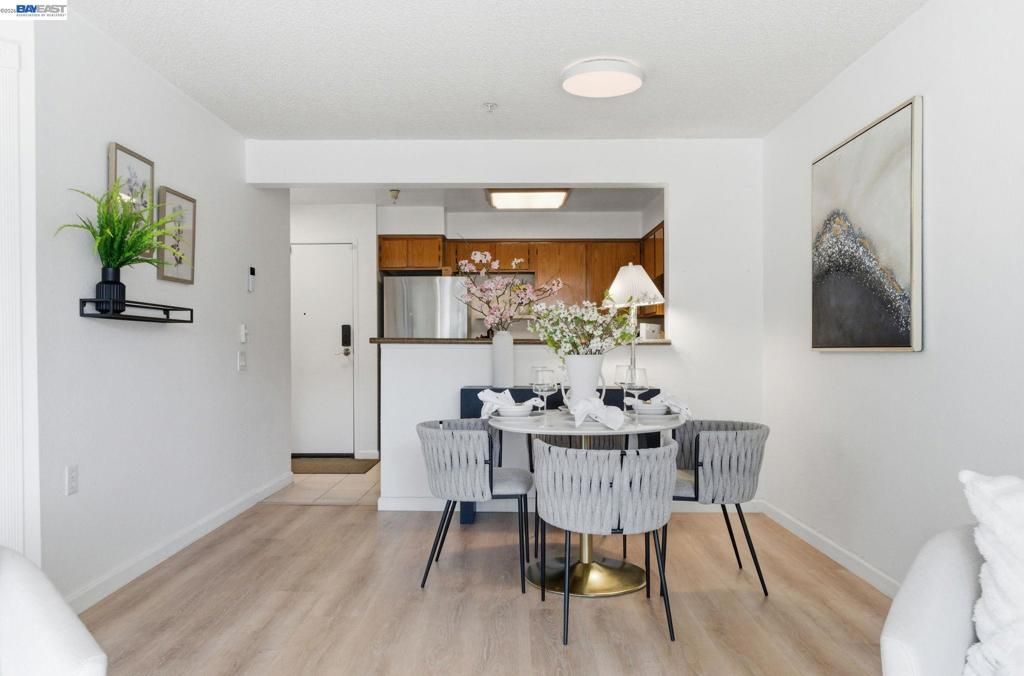 Image 3 of property listing at 39152 Guardino Dr 203, Fremont, CA 94538