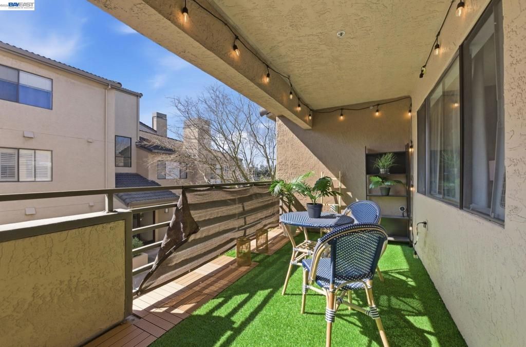 Image 8 of property listing at 39152 Guardino Dr 203, Fremont, CA 94538