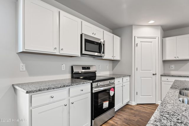 327 Happy Trail Road, Aberdeen, NC 28315