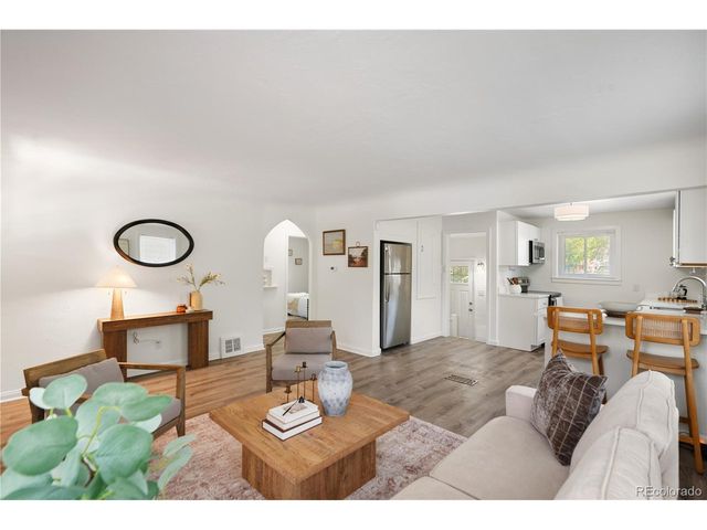 1650 Geneva St, Aurora, CO 80010