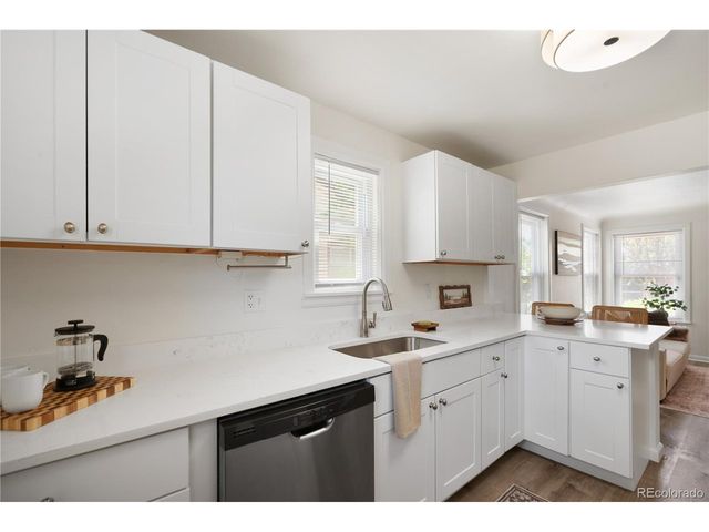 1650 Geneva St, Aurora, CO 80010