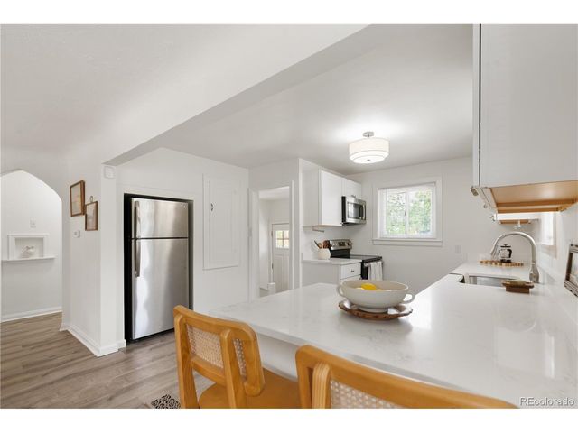 1650 Geneva St, Aurora, CO 80010