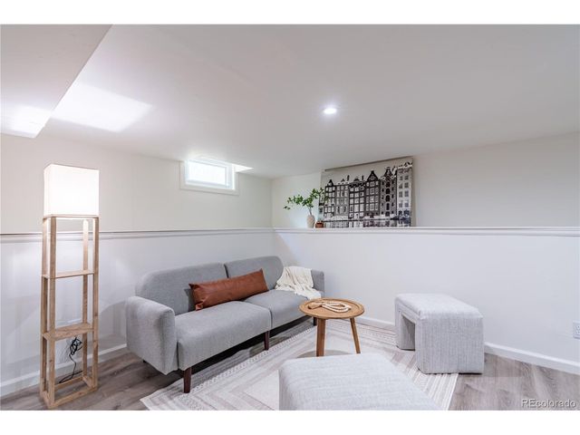 1650 Geneva St, Aurora, CO 80010